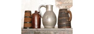 Drinking Vessels in Early 1600s England
Wooden jugs. Ceramic flask. Pewter jug